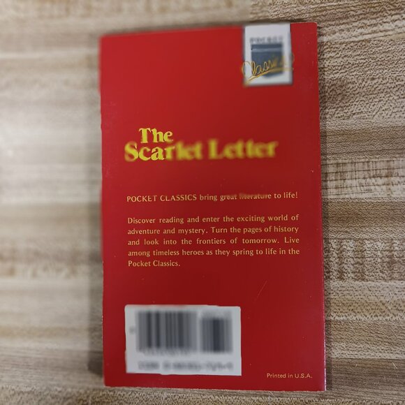 The Scarlet Letter Nathaniel Hawthorne 1984 B&W Pocket Classics Comic PB Vintage - Picture 2 of 6